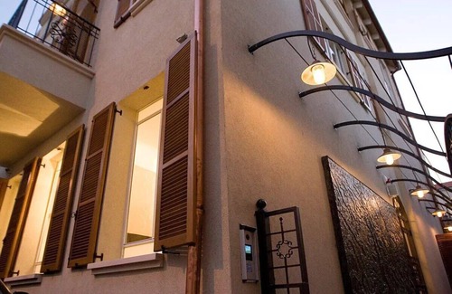 Neve Tzedek Apartamento | Gorgeous 1BR Suite Near Jerusalem Beach