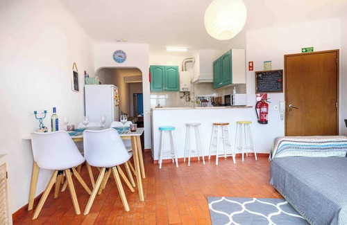 Burgau Apartamento | Hermosa cama de 2, central Burgau balcón soleado excelentes vistas! 1 min2 playa duerme 4/6
