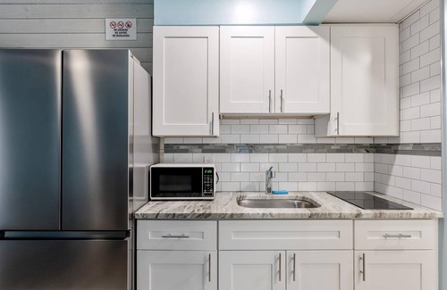 North Wildwood Apartamento | Gorgeous 2 Bedroom Condo with Two Heated Pools