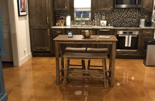 Gruene Casa | Gorgeous 2 bedroom Casita on the Guadalupe River walking distance from Gruene.