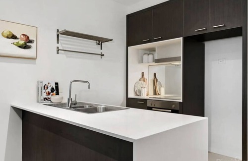 Richmond North Apartamento | Gorgeous 2 bedroom apartment in a secure clean building just under a km from mcg