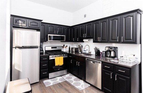 Fort Lee Apartamento | Gorgeous, 2- bedroom apartment walking distance to GWB!
