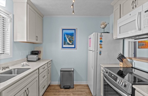 North Carolina Coast Condominio | Gorgeous 2 BR/2BA Condo with Ocean and Canal views, heart of Carolina Beach