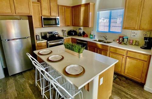 Pumpkin Center Casa | gorgeous 2021 home sleeps 11