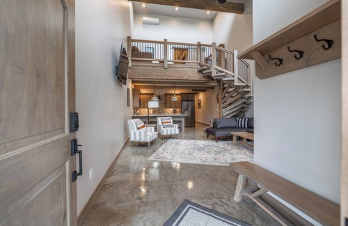 Coram Condominio | Gorgeous 2bd/2ba Condo Near Glacier Park w/King Beds,Full Kitchen &Hot Tub- #1-2