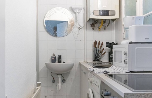 Matzleinsdorf Apartamento | Gorgeous 2BR Apt. Central Located and Spacious