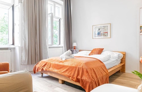 Matzleinsdorf Apartamento | Gorgeous 2BR Apt. Central Located and Spacious
