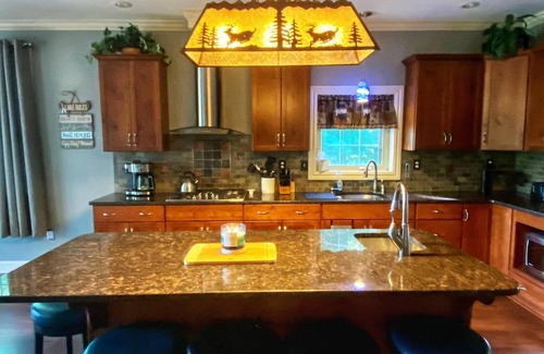 Lakeville Casa | Gorgeous 2nd Tier Lakefront Home with Lakeview, rights, short walk to marina