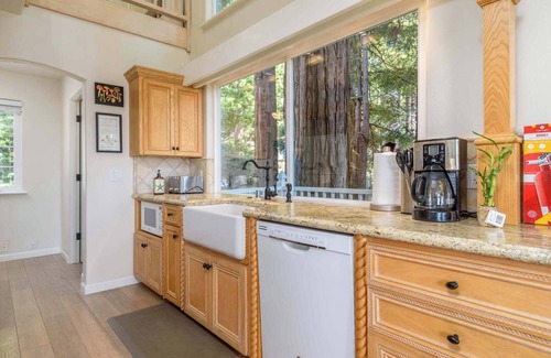 Anchor Bay Casa | Gorgeous 3 BDR Home in Gualala w/ Ocean View!
