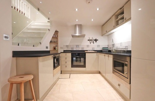 Clifton Casa | Gorgeous 3 Bedroom Town House In Clifton, Bristol