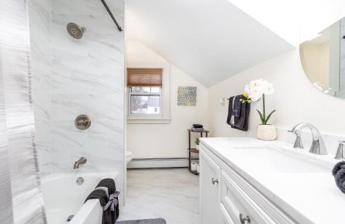West Hartford Casa | Gorgeous 3 bedroom - 9 mins to Hartford, Connecticut