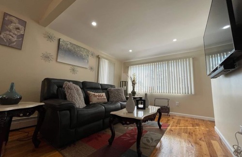 South Jamaica Apartamento | Gorgeous 3-Bedroom Apt in Queens— 5mins from JFK Airport