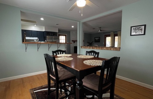 Staunton Casa | Gorgeous 3-bedroom house with Fenced Yard in charming Staunton