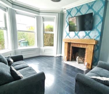 Lisburn Casa | Gorgeous 3 Bedroom Victorian Townhouse