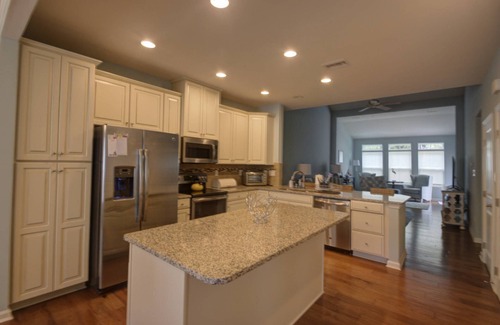 Frankford Casa | Gorgeous 3 BR, 2.5 BA, 5 Miles to Bethany Beach, Pool, Tennis, Walking Trails, and Free Activities!