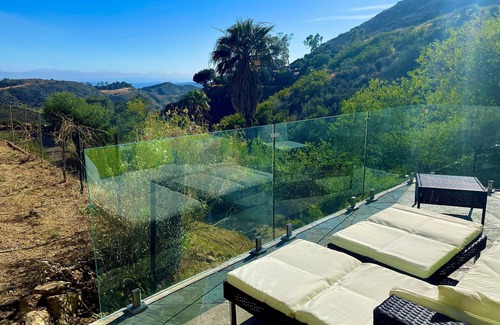 Malibu Villa | Gorgeous 3 br/5 ba plus bonus room Malibu ocean view villa with hot tub