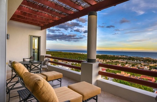 Downtown San Jose del Cabo Condominio | Master Suite 3BD / 3BTH con increíble vista de la bahía de San José del Cabo
