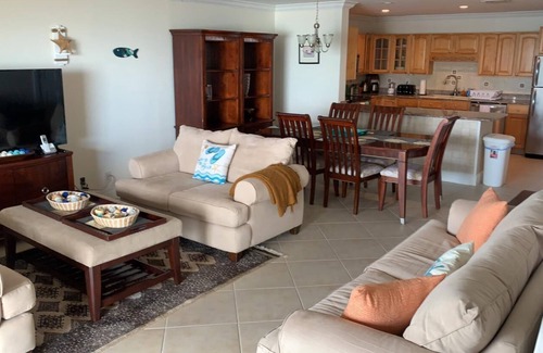 Bahamas Terrace Condominio | Gorgeous 3BR Oceanfront Villa - Amazing Views of Turquoise Water