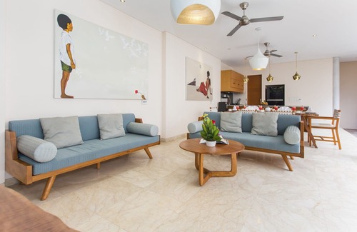North Legian Villa | BBV, Villa de 3 dormitorios, cerca de la playa de Padma, Legian;