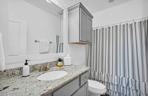 Wellborn Casa | Gorgeous! 4/4.5 Townhome in Aggieland - The Revelry