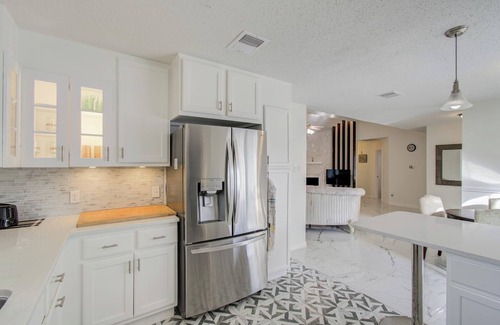 Clodine Casa | Gorgeous 4 Bd/2.5 Ba with King Suite