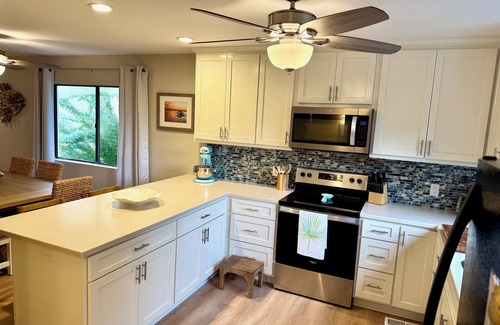 Saint Simons Island Casa | Gorgeous 4-bedroom townhome, sleeps 12 and only 700 steps to the beach!