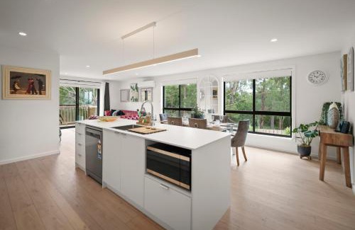 Blackmans Bay Casa | Gorgeous 4 Bedroom House - Blackmans Bay
