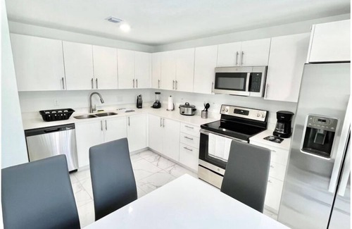 Princeton Casa | ❤️Gorgeous 4-Bedroom Home Top roof Free parking ❤️