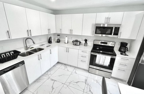 Princeton Casa | ❤️Gorgeous 4-Bedroom Home Top roof Free parking ❤️