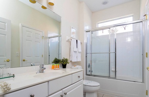 Bellavida Casa | Gorgeous 4 Bedroom w Pool Close to Disney 920
