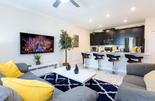 Florida Central Atlantic Coast Casa | Gorgeous 4Bd Close to Disney w/Pool @ Champions Gate Resort 1196