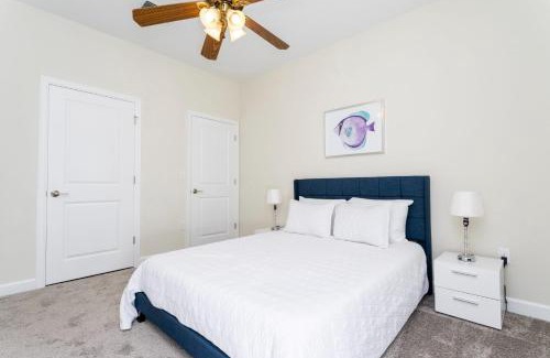 Florida Central Atlantic Coast Casa | Gorgeous 4Bd Close to Disney w/Pool @ Champions Gate Resort 1196