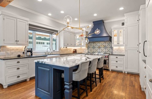 Westfield Casa | Gorgeous 4BD Plus Studio for 12 with Fire Pit & Near Downtown!