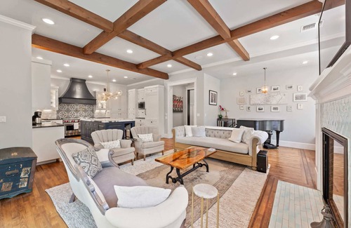 Westfield Casa | Gorgeous 4BD Plus Studio for 12 with Fire Pit & Near Downtown!