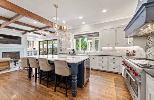 Westfield Casa | Gorgeous 4BD Plus Studio for 12 with Fire Pit & Near Downtown!