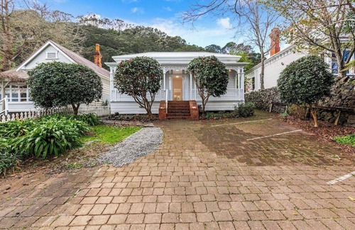 Mount Eden Casa | Gorgeous 4BR Mt Eden Retreat Villa