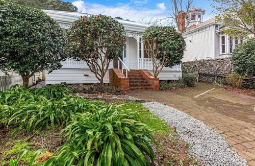 Mount Eden Casa | Gorgeous 4BR Mt Eden Retreat Villa