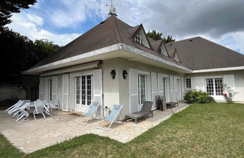 Saint-Florentin Villa | Gorgeous 5-bedroom villa in Saint-Florentin