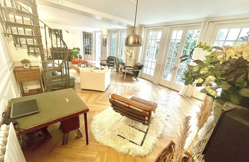 Quartier Saint-Georges Casa | Gorgeous 5 Bedroom Parisian Home