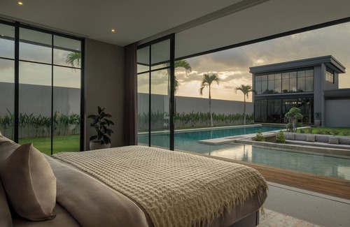 Umalas Casa | Gorgeous 5-bedroom villa in enchanting Bali with WiFi, AC, Huge Pool and garden