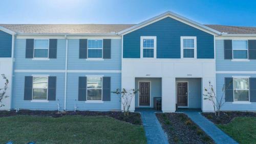 Davenport Casa | Gorgeous 5Bd w Pool at Windsor Island Resort 3882
