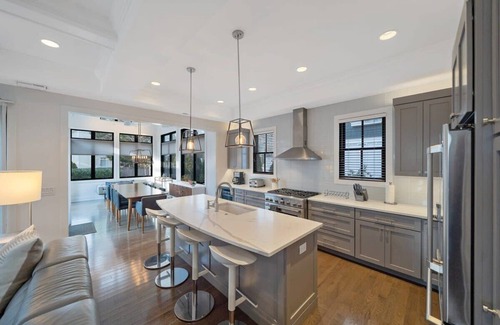 Country Club Estates Casa | Gorgeous 5BR, 4.5BA, in town, pool, hot tub, beach nearby!