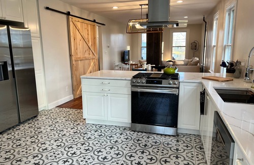 Cochecton Casa | Gorgeous 6-bdrm lake farmhouse with EV Charger