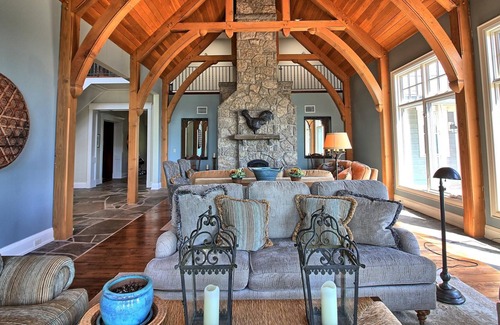 Rosseau Cabaña | Gorgeous 6 Bed, 5 Bath Family Cottage on Lake Rosseau with new Boathouse!