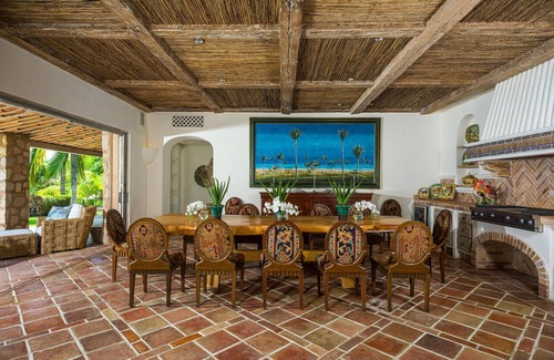 Palmilla Villa | Preciosa finca de 8 dormitorios frente al mar con piscina privada, aire acondicionado, WiFi, barbacoa y más.
