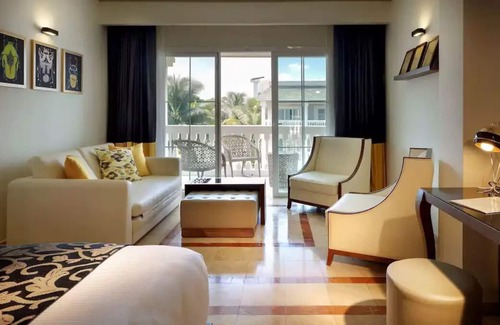 Lucea Apartamento | Gorgeous All Inclusive Resort for up to 6
