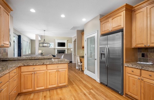 Bull Mountain Casa | Gorgeous and Comfortable, Pet Friendly, Huge Deck, Ping Pong, Game Room /w Consoles, Open Layout