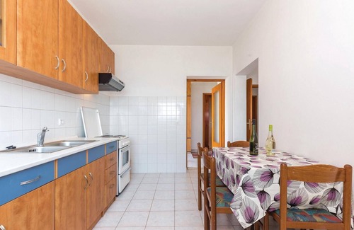 Novi Vinodolski Apartamento | Hermoso apartamento en Novi Vinodolski