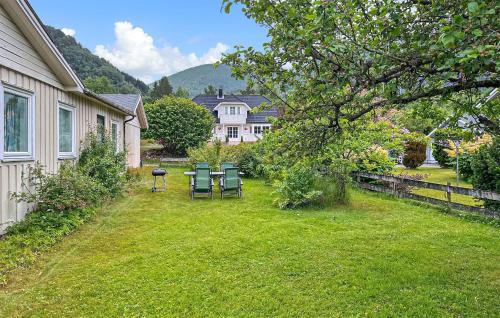 Nesset Apartamento | Gorgeous Apartment In Eresfjord
