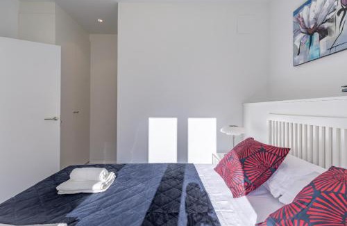 La Petxina Apartamento | Gorgeous Apt with a Large Private Terrace